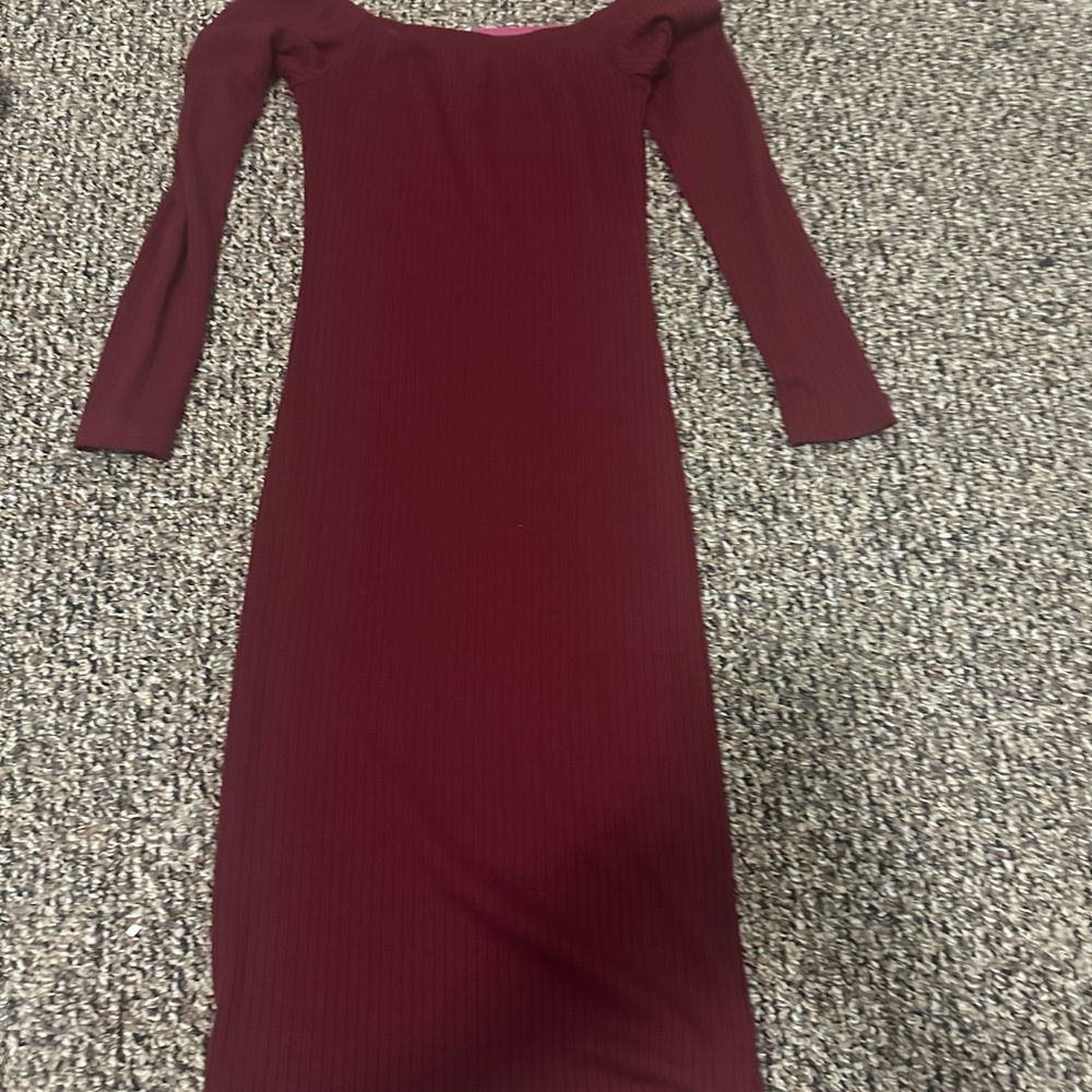 Elegant Burgundy Long Sleeve Dress